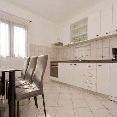 Apartment With Heated Pool And Sea View โตรกีร์ ภายนอก รูปภาพ