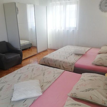 Apartment With Heated Pool And Sea View โตรกีร์ ภายนอก รูปภาพ